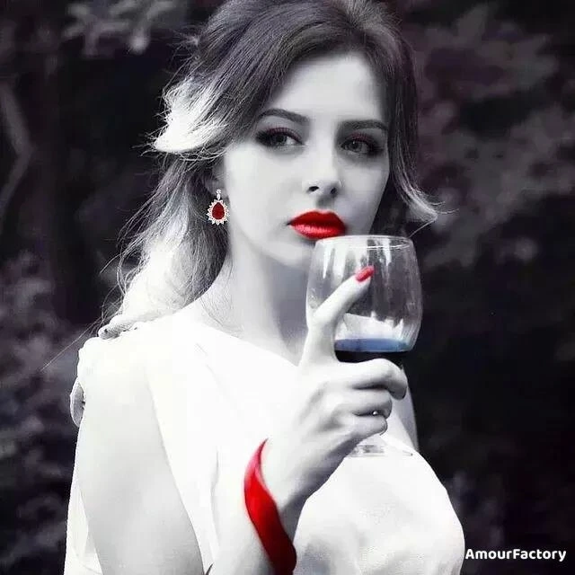 Yana Profile image 2