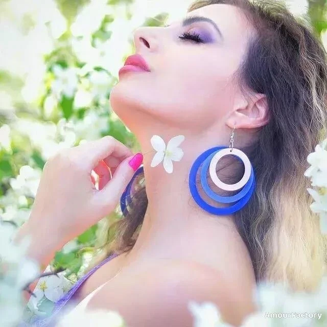 Yana Profile image 3